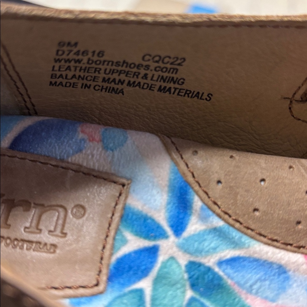 Born Women's Brown Leather Flats - Picture 4 of 4